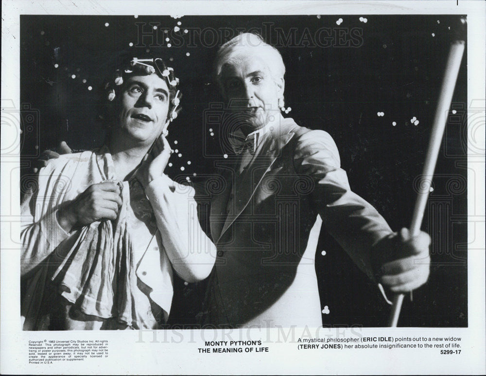 1983 Press Photo Eric Idle &amp; Terry Jones in &quot;Monty Python&#39;s The Meaning of Life&quot; - Historic Images