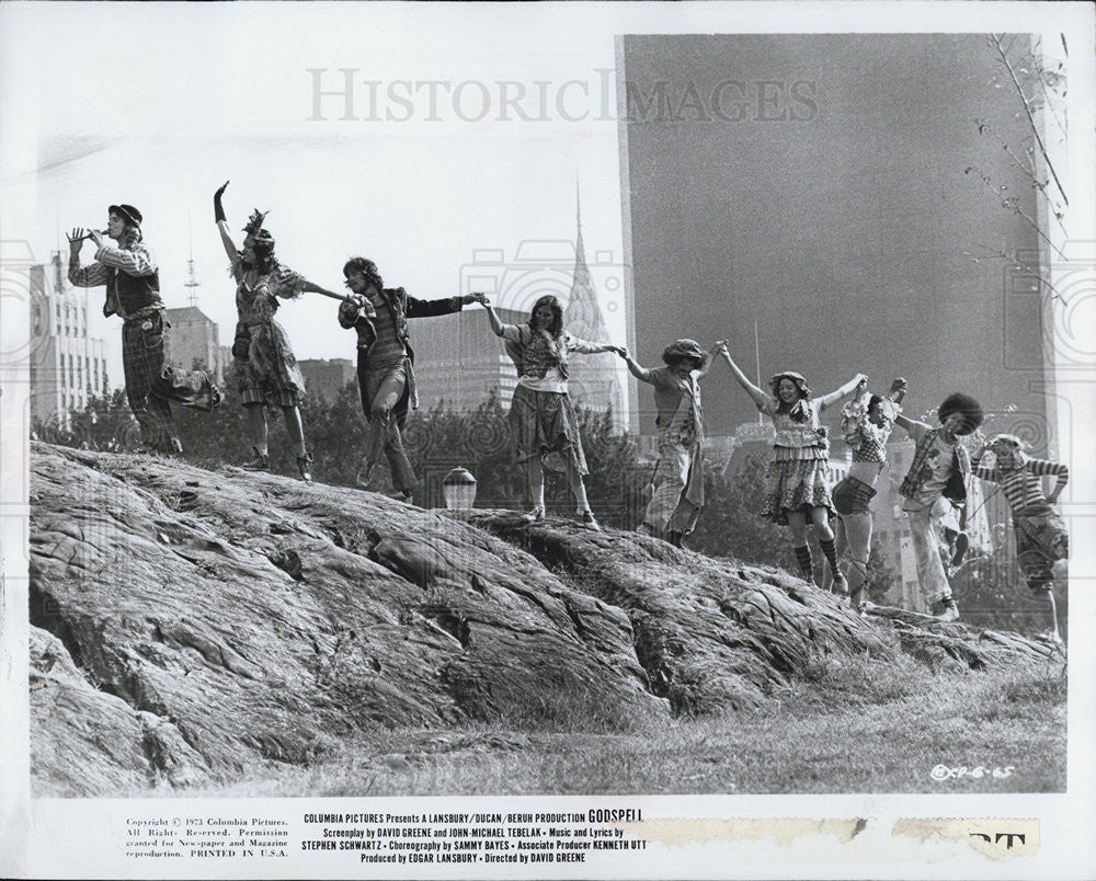 1973 Press Photo cast of Godspell sing and dance to hit tune, Day By Day - Historic Images