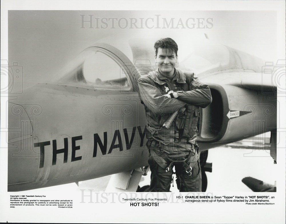 1991 Press Photo Charlie Sheen Star As Sean Harley In &quot;Hot Shots&quot; - Historic Images