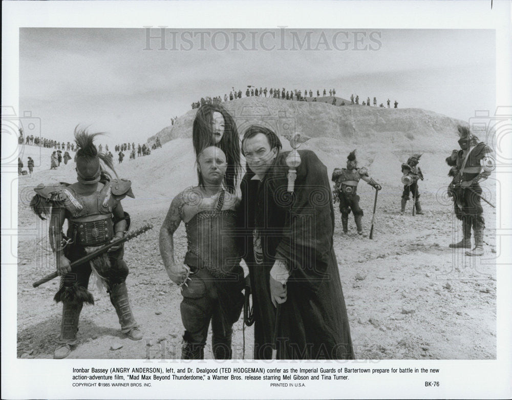 1985 Press Photo Anderson And Hodgeman Star In &quot;Mad Max Beyond Thunderdome&quot; - Historic Images