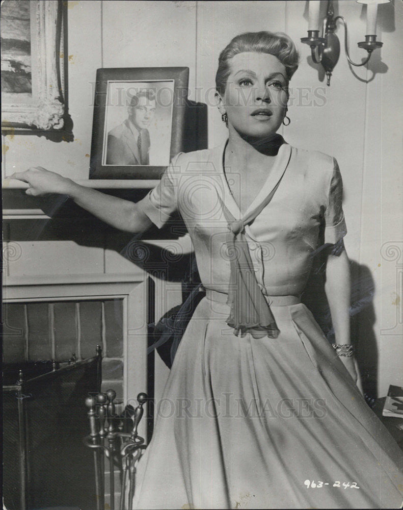 1957 Press Photo Lara Turner in "Peyton Place". - Historic Images