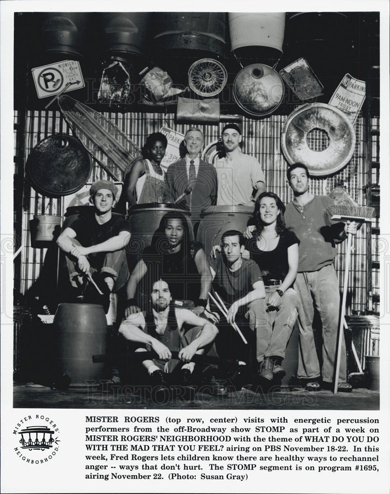 Press Photo Mister Rogers Visits STOMP band On &quot;Mister Rogers&#39; Neighborhood&quot; - Historic Images