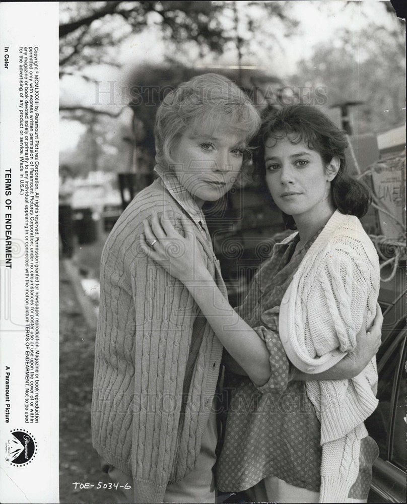 1983 Press Photo Actors Shirley MacLaine, Debra Winger In &quot;Terms Of Endearment&quot; - Historic Images