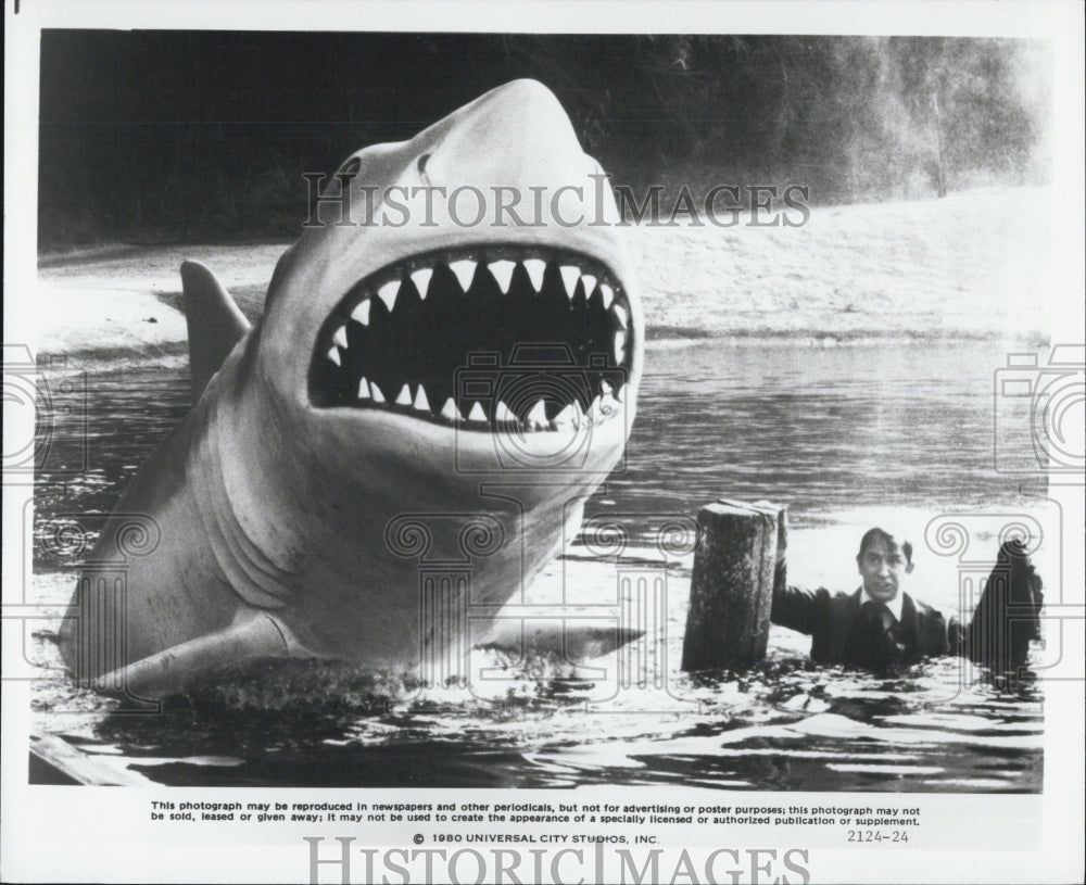 1980 Press Photo Actor Don Adams In Movie &quot;The Nude Bomb&quot;- Historic Images