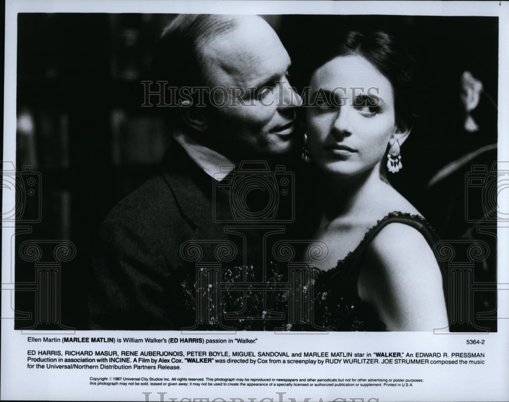 1987 Press Photo Actress Marlee Matlin &amp; Ed Harris in &quot;Walker&quot;- Historic Images