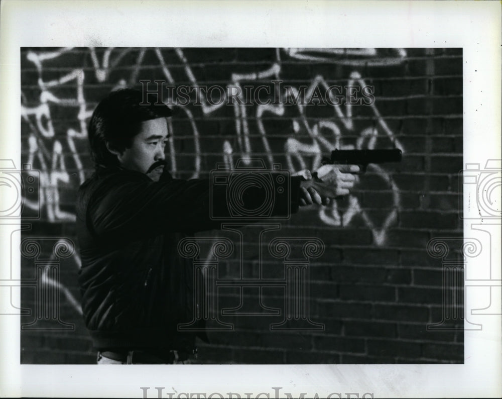 1988 Press Photo Actor Wayne Chou Plays Ted Otsuki America&#39;s Most Wanted TV Show- Historic Images