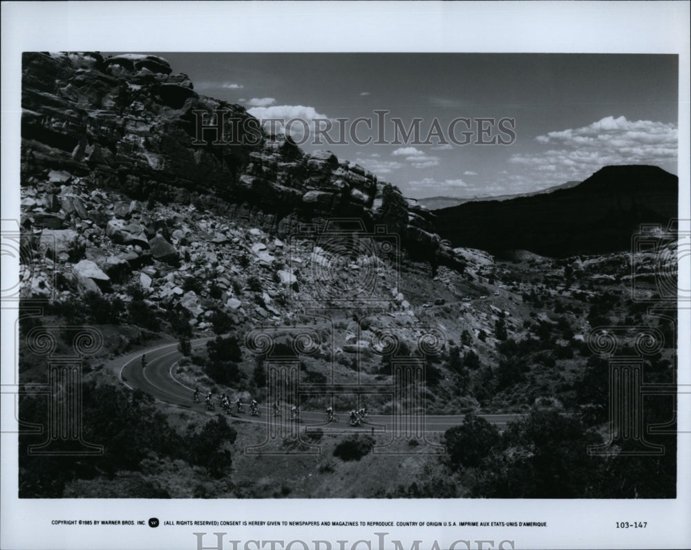 1985 Press Photo A Bike Race Scene In &quot;American Flyers&quot;- Historic Images