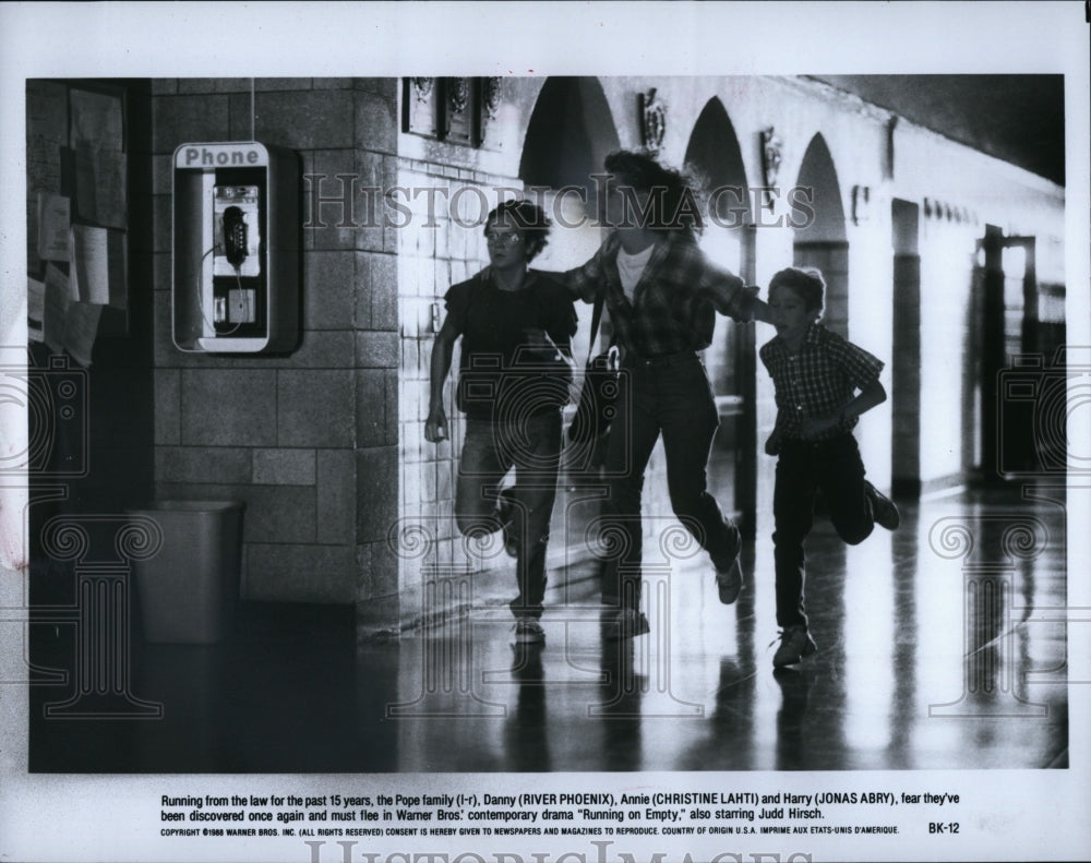 1988 Press Photo "Running On Empty" River Phoenix,Christine Lahti,Jonas Abry- Historic Images