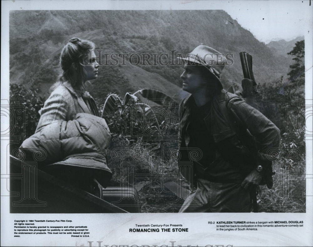 1984 Press Photo Kathleen Turner Michael Douglas Romancing The Stone Actors- Historic Images