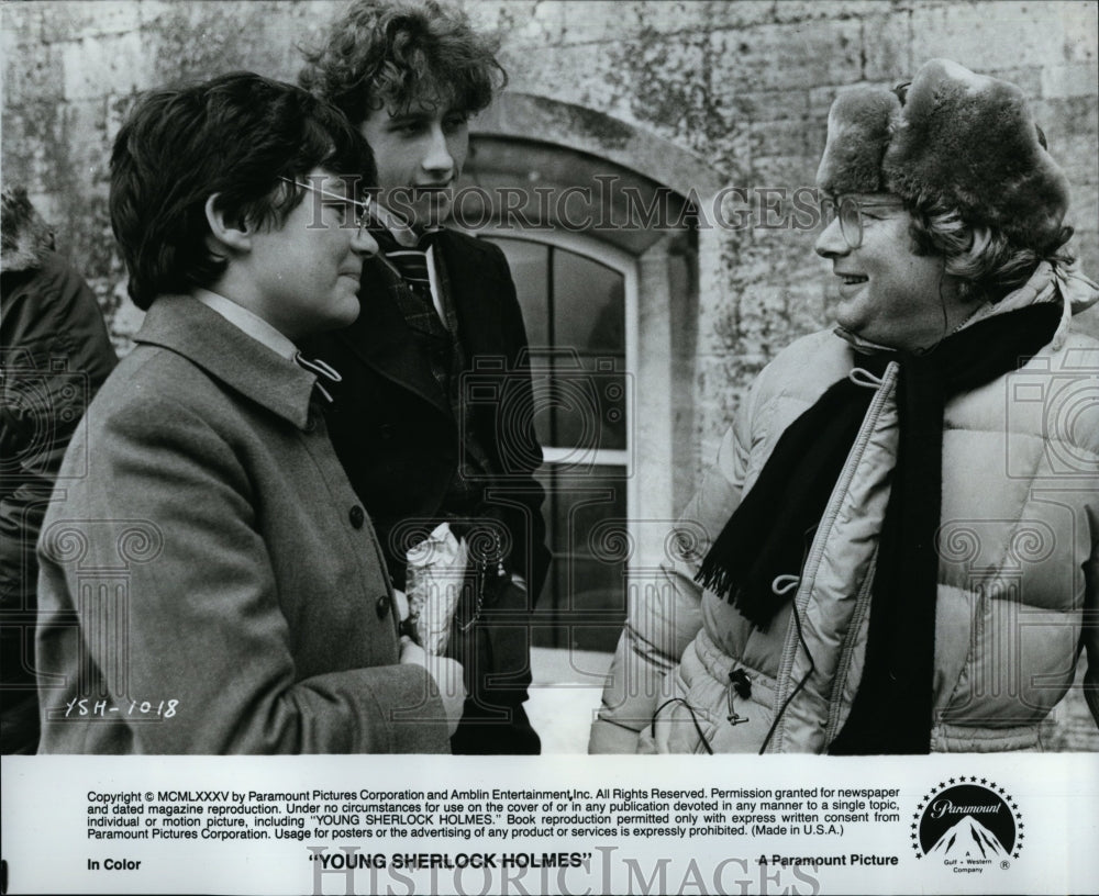 1985 Press Photo Barry Levinson Director Nicholas Rowe &quot;Young Sherlock Holmes&quot;- Historic Images