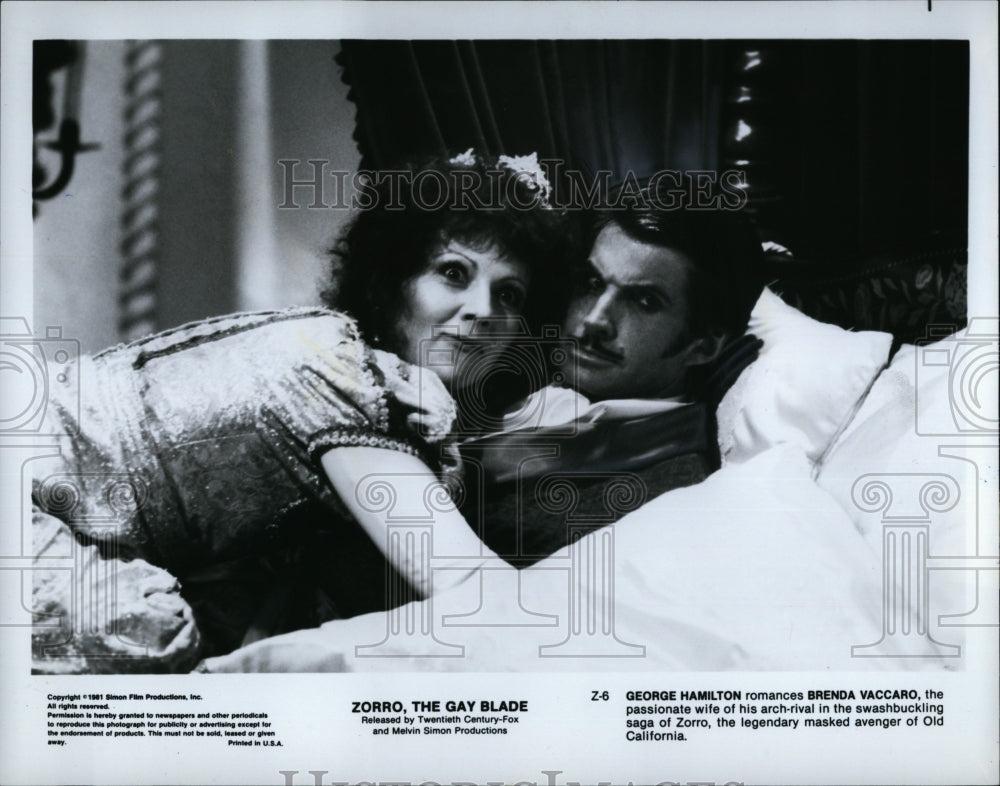 1981 Press Photo George Hamilton and Brenda Vaccaro in &quot;Zorro, The Gay Blade&quot;- Historic Images