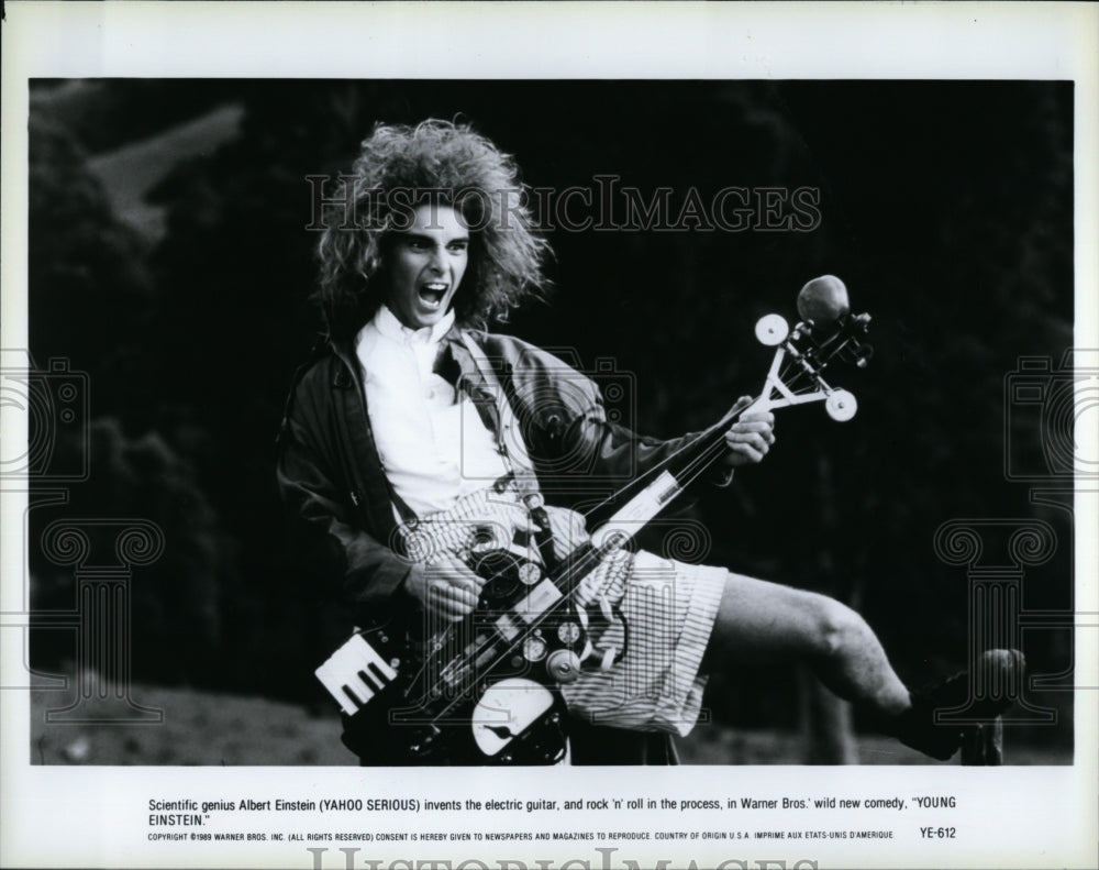 1989 Press Photo Yahoo Serious in &quot;Young Einstein&quot;- Historic Images