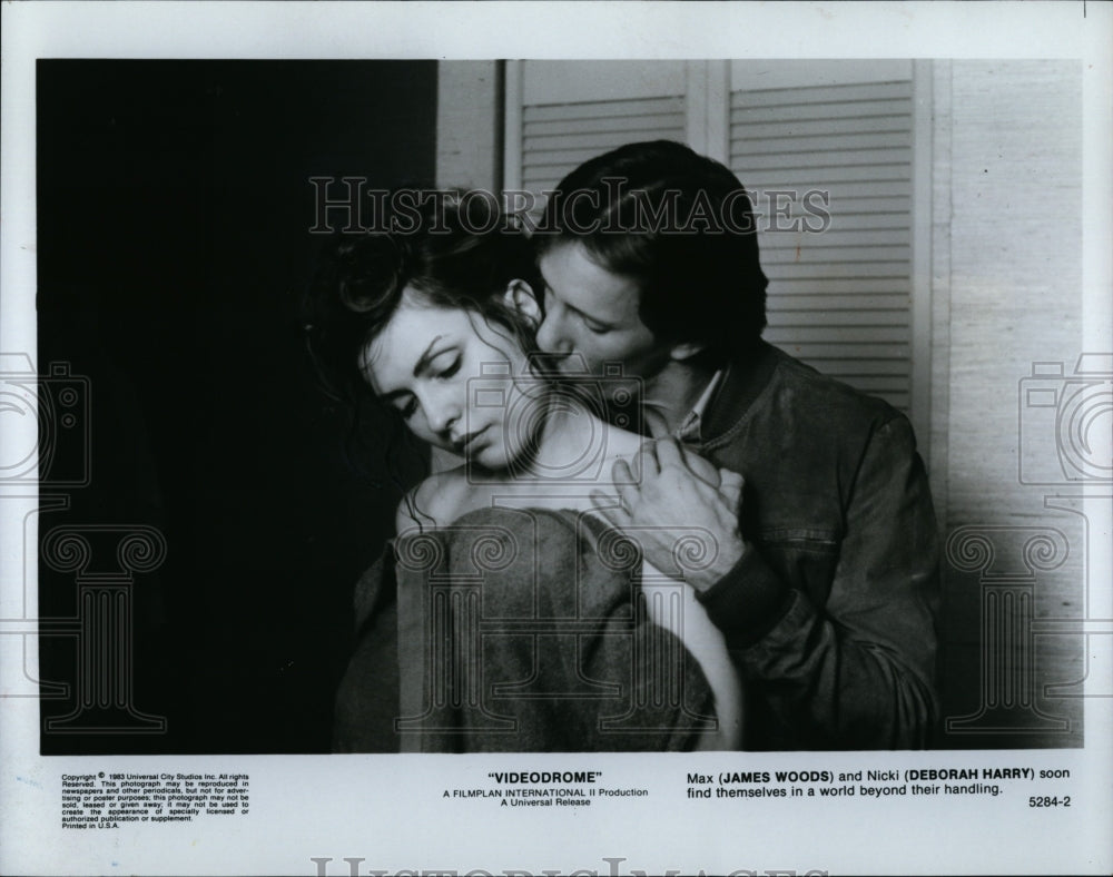 1983 Press Photo Actor James Woods &amp; Deborah Harry In &quot;VideoDrome&quot;- Historic Images