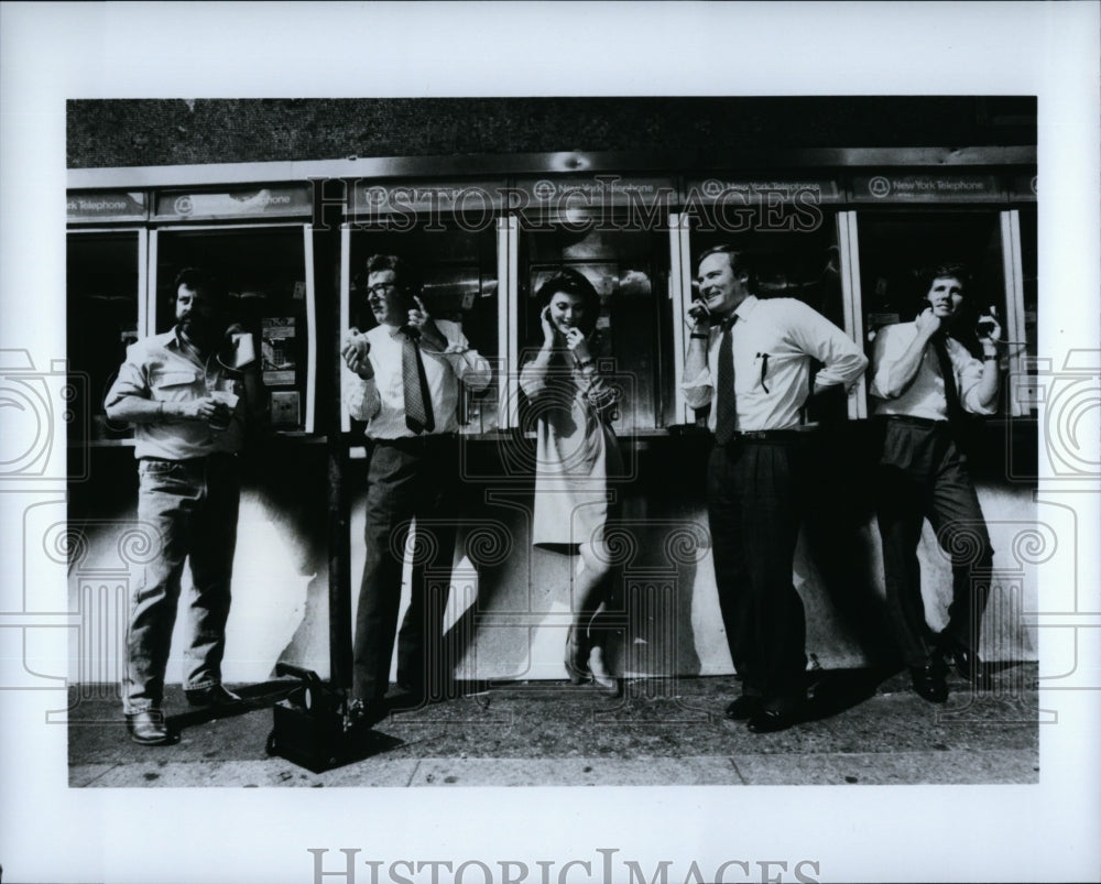 1988 Press Photo Dunleavy, Bradford, Paymar, Dunlop in &quot;The Reporters&quot;- Historic Images