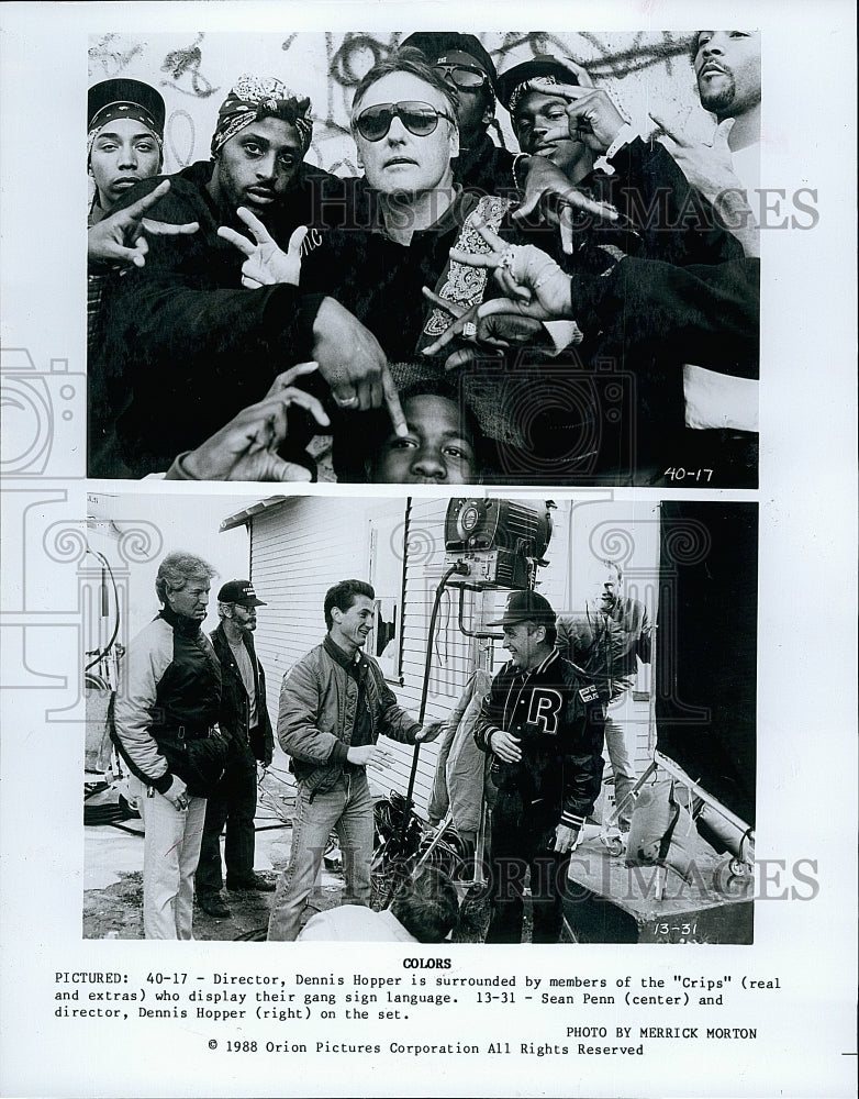 1988 Press Photo &quot;Crips&quot; Gang Members Surround Director Dennis Hopper; Sean Penn- Historic Images