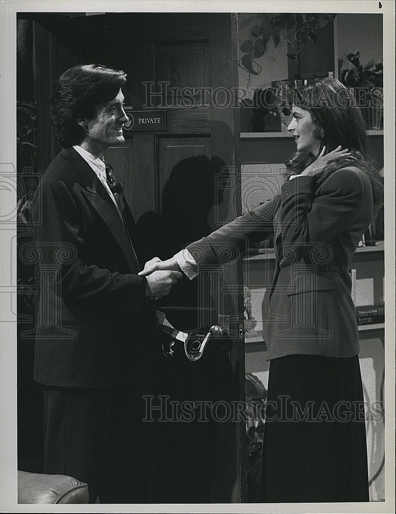 1989 Press Photo Roger Rees, Kirstie Alley &quot;Cheers&quot;- Historic Images