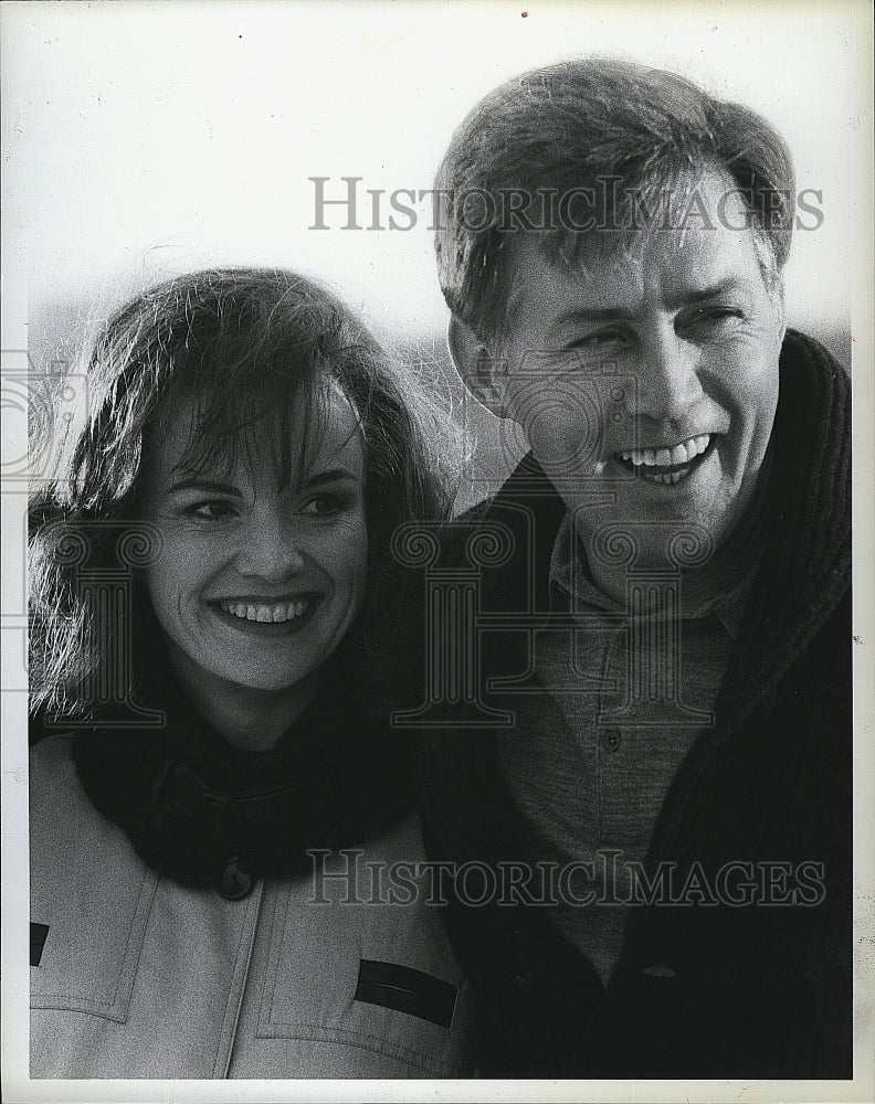 1983 Press Photo Blair Brown, Martin Sheen &quot;Kennedy&quot;- Historic Images