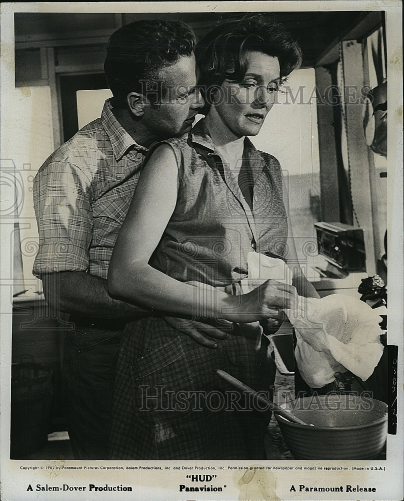 1967 Press Photo Paul Newman and Patricia Neal in HUD- Historic Images