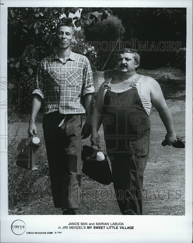 1986 Press Photo Janos Ban and Marian Labuda in &quot;My Sweet Little Village&quot;- Historic Images