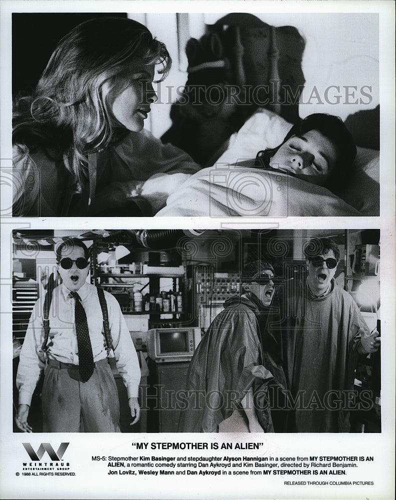 1988 Press Photo Kim Basinger and Alyson Hannigan in &quot;My Stepmother is an Alien&quot;- Historic Images