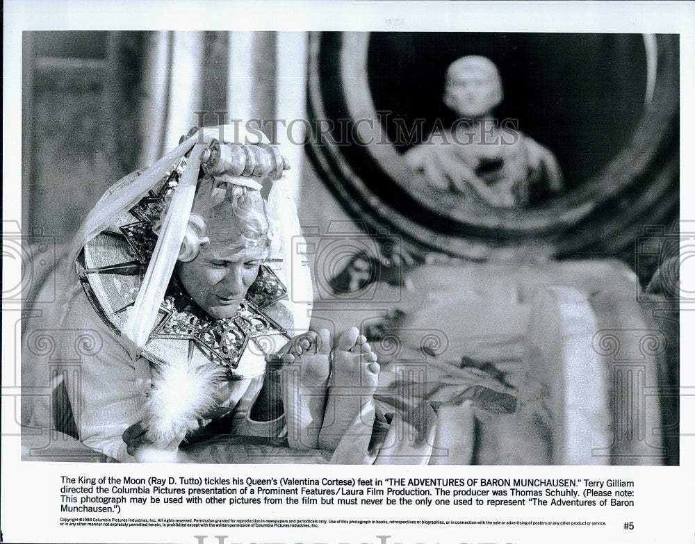 1988 Press Photo Ray D Tutto Actor Valentina Cortese Adventures Baron Munchausen- Historic Images