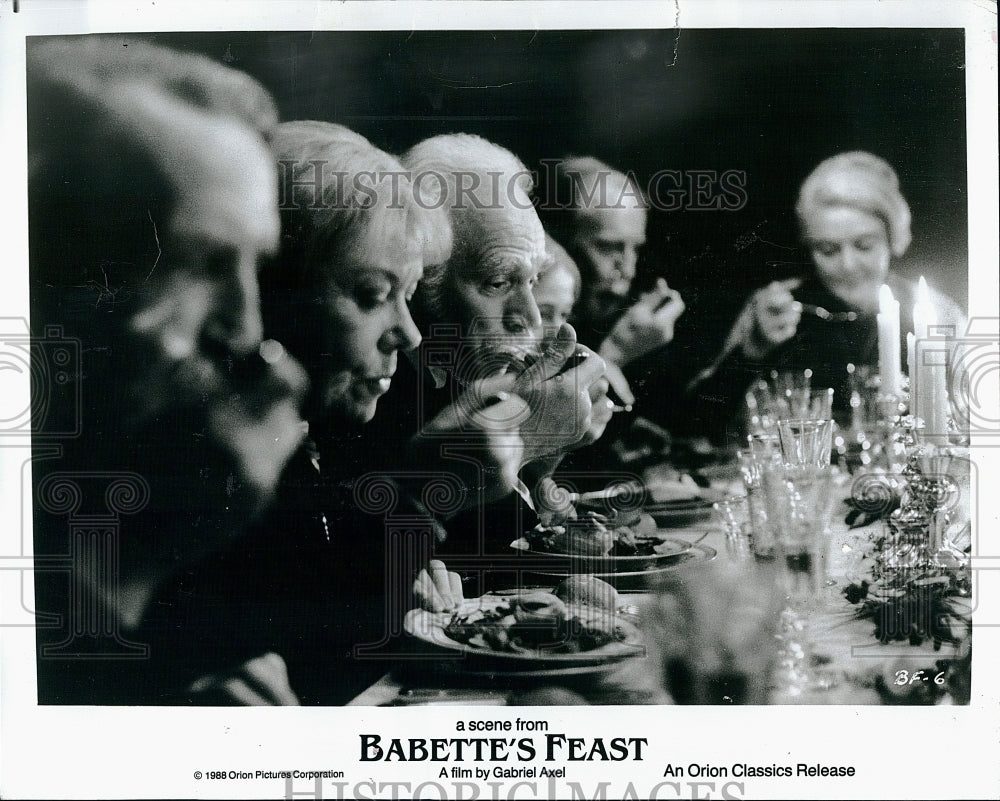 1988 Press Photo Actors in Scene from &quot;Babette&#39;s Feast&quot;- Historic Images