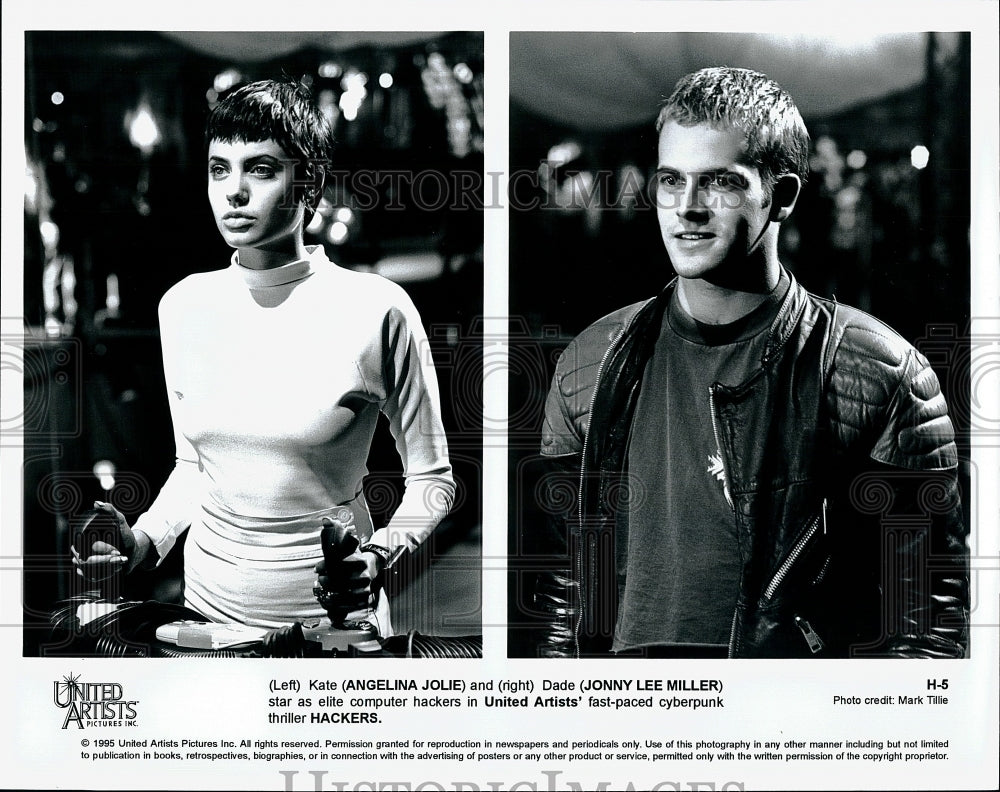 1995 Press Photo Angelina Jolie Actress Jonny Lee Miller Actor Hackers Movie - Historic Images
