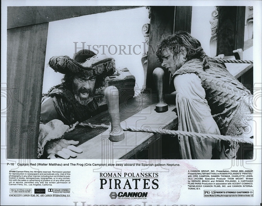 1986 Press Photo Actor Walter Matthau &amp; Cris Compton in &quot;Pirates&quot;- Historic Images