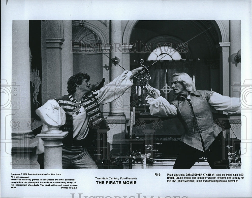 1982 Press Photo Christopher Atkins, Ted Hamilton &quot;The Pirate Movie&quot;- Historic Images