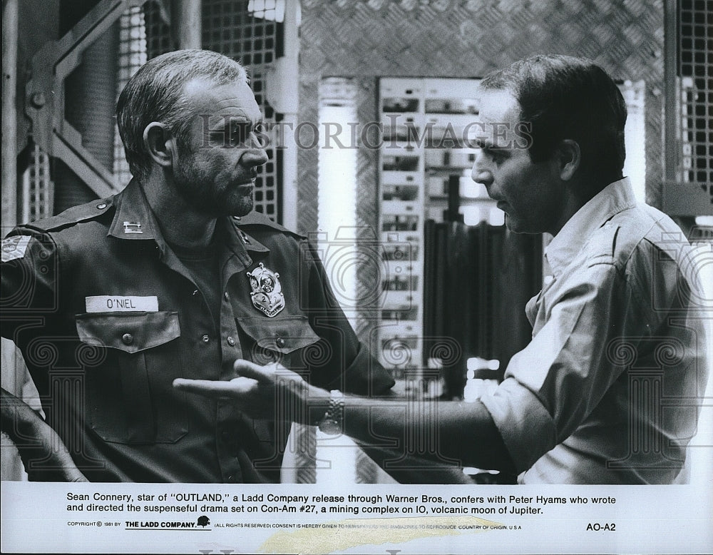 1981 Press Photo Sean Connery, Peter Hyams &quot;Outland&quot;- Historic Images