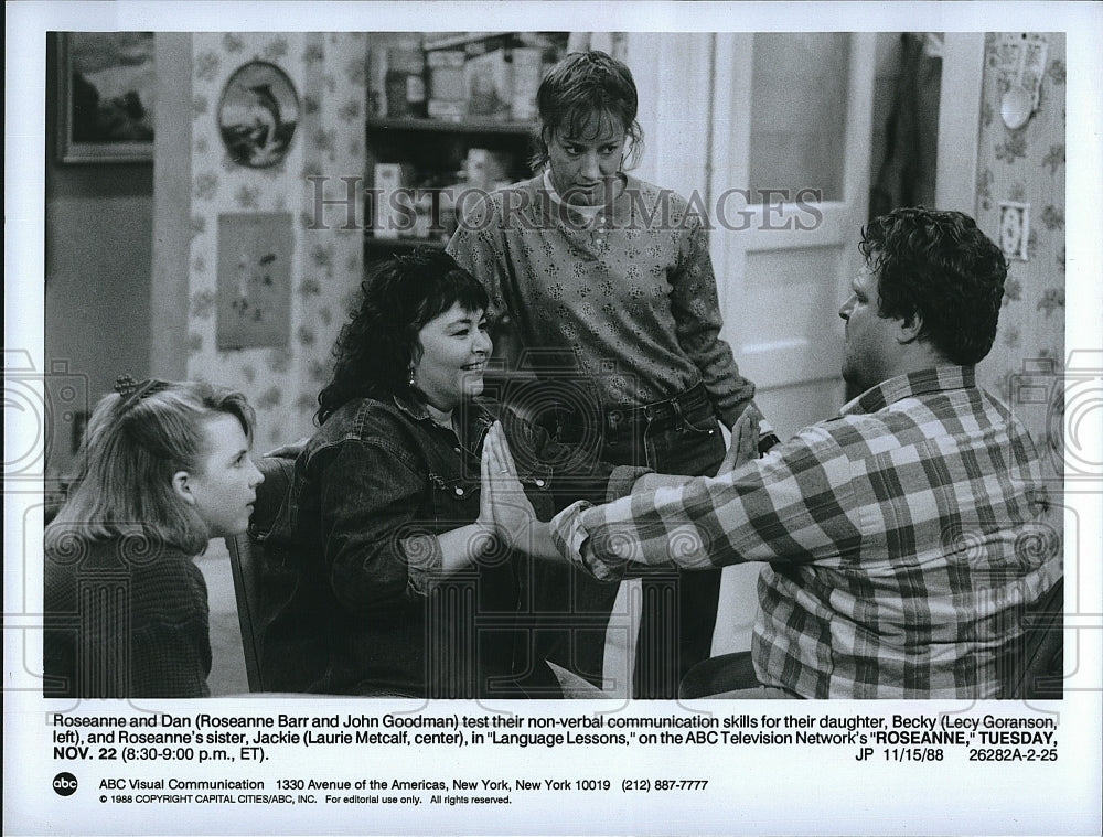 1988 Press Photo &quot;Roseanne&quot; Roseanne Barr, Goodman,Metclaf, Goranson- Historic Images
