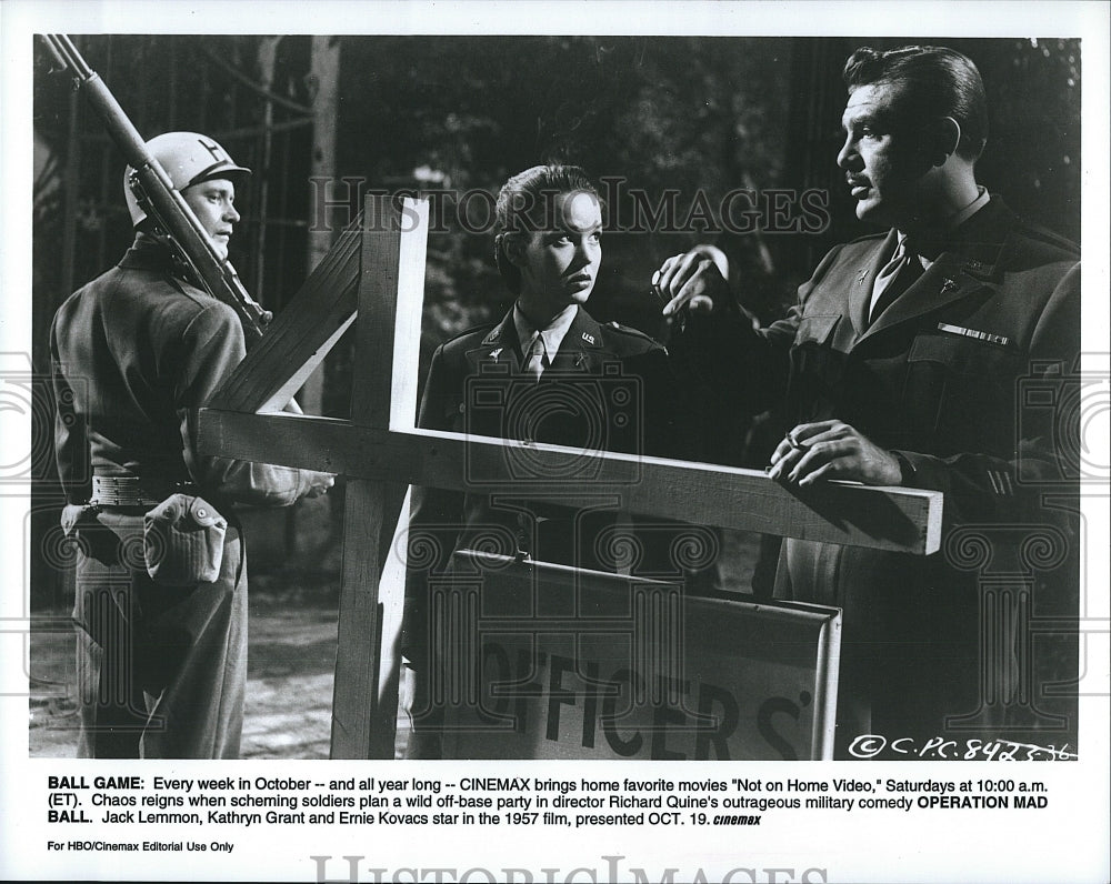 1957 Press Photo Jack Lemmon Kathryn Grant Ernie Kovacs Operation Mad Ball Movie- Historic Images