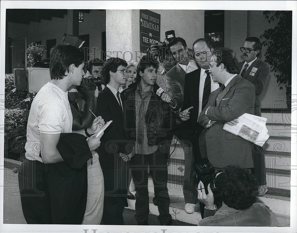 1988 Press Photo Christopher Gartin, Ricky Paul Goldin &quot;Words to Live By&quot;- Historic Images