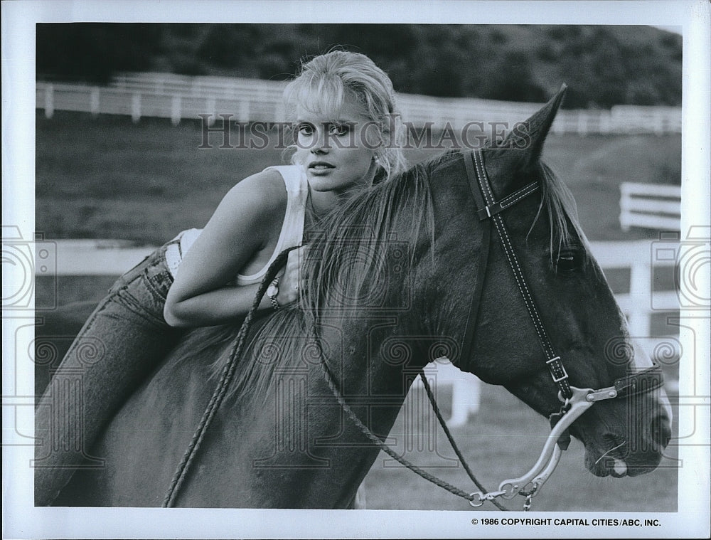 1986 Press Photo Claire Yarlett as Bliss on &quot;The Colbys&quot;- Historic Images