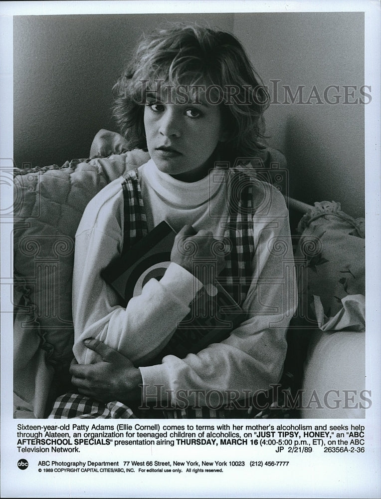 1989 Press Photo Actress Ellie Cornell in &quot;Just Tipsy Honey&quot;- Historic Images