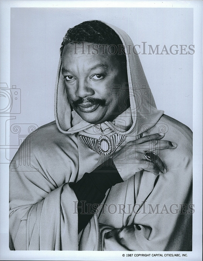 1987 Press Photo Paul Winfield American Actor Charmings TV Show Sitcom Comedy- Historic Images