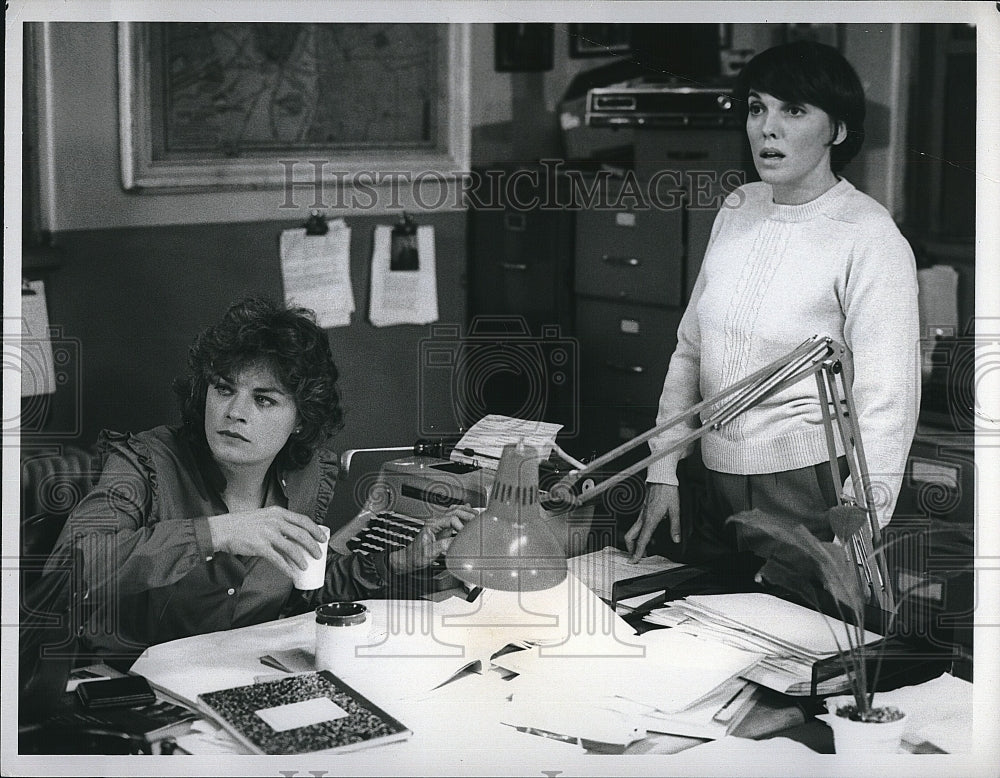 1982 Press Photo &quot;Cagney &amp; Lacey&quot; Tyne Daly &amp; Meg Foster- Historic Images