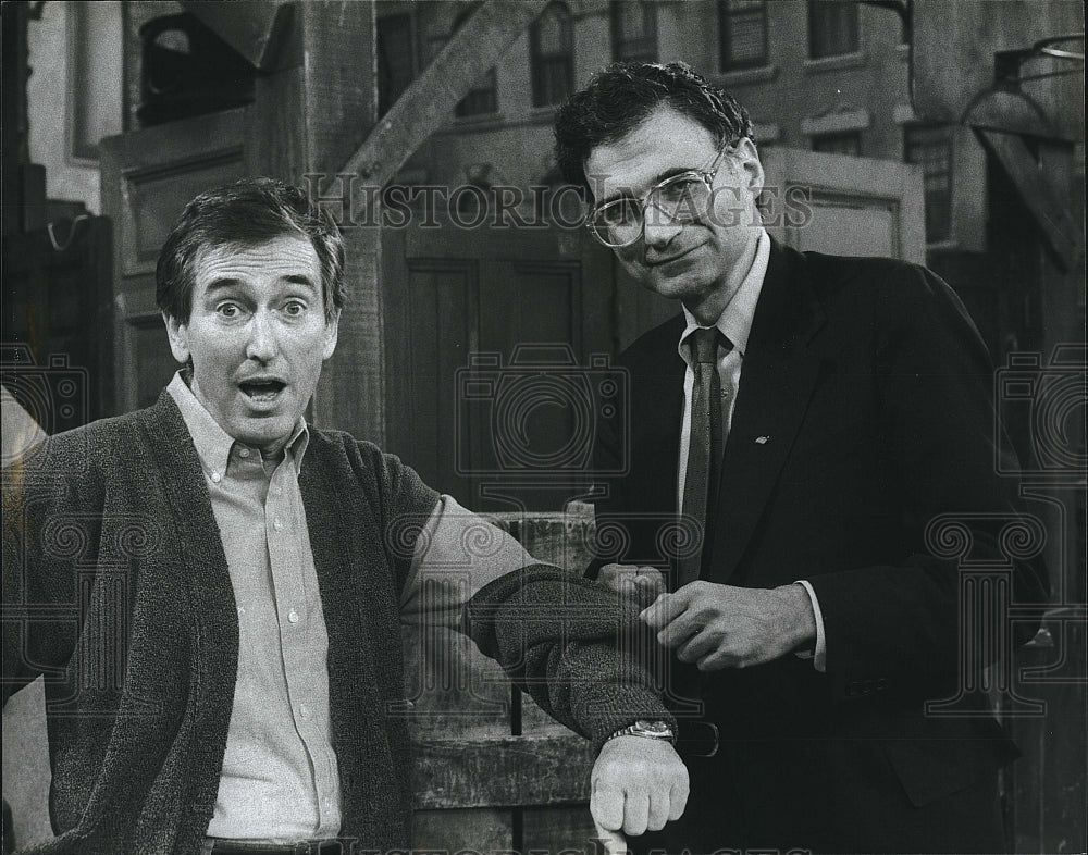 Press Photo Ralph Nader, Bob McGrath, &quot;Sesame Street Special&quot; - Historic Images