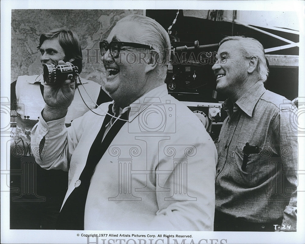 1977 Press Photo Twilight&#39;s Last Gleaming&quot; director Robert Aldrich on set- Historic Images