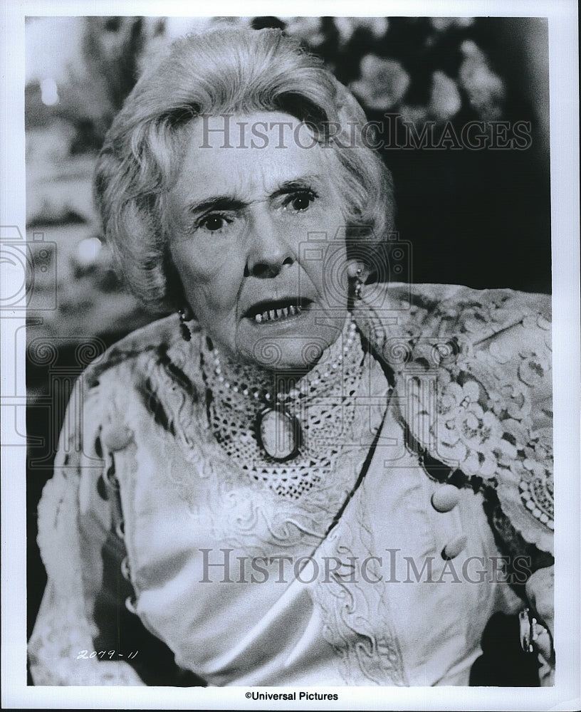 1976 Press Photo Cathleen Nesbitt &quot;Family Plot&quot;- Historic Images