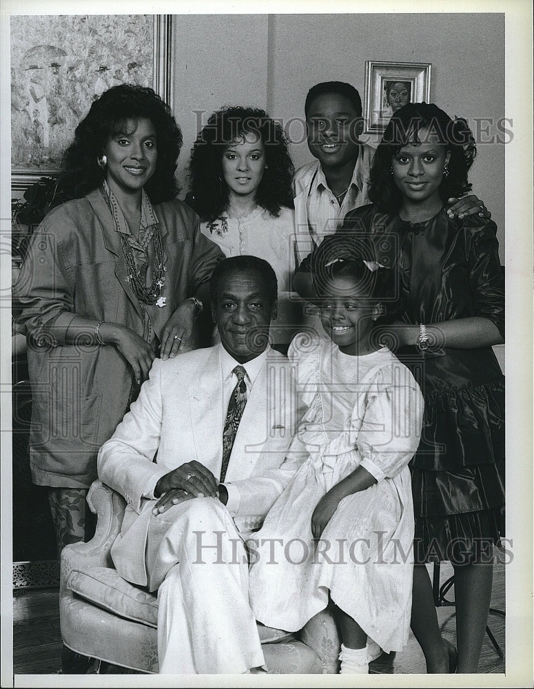 1987 Press Photo The Huxtable Family in NBC-TV &quot;Cosby Show&quot;, with Bill Cosby.- Historic Images