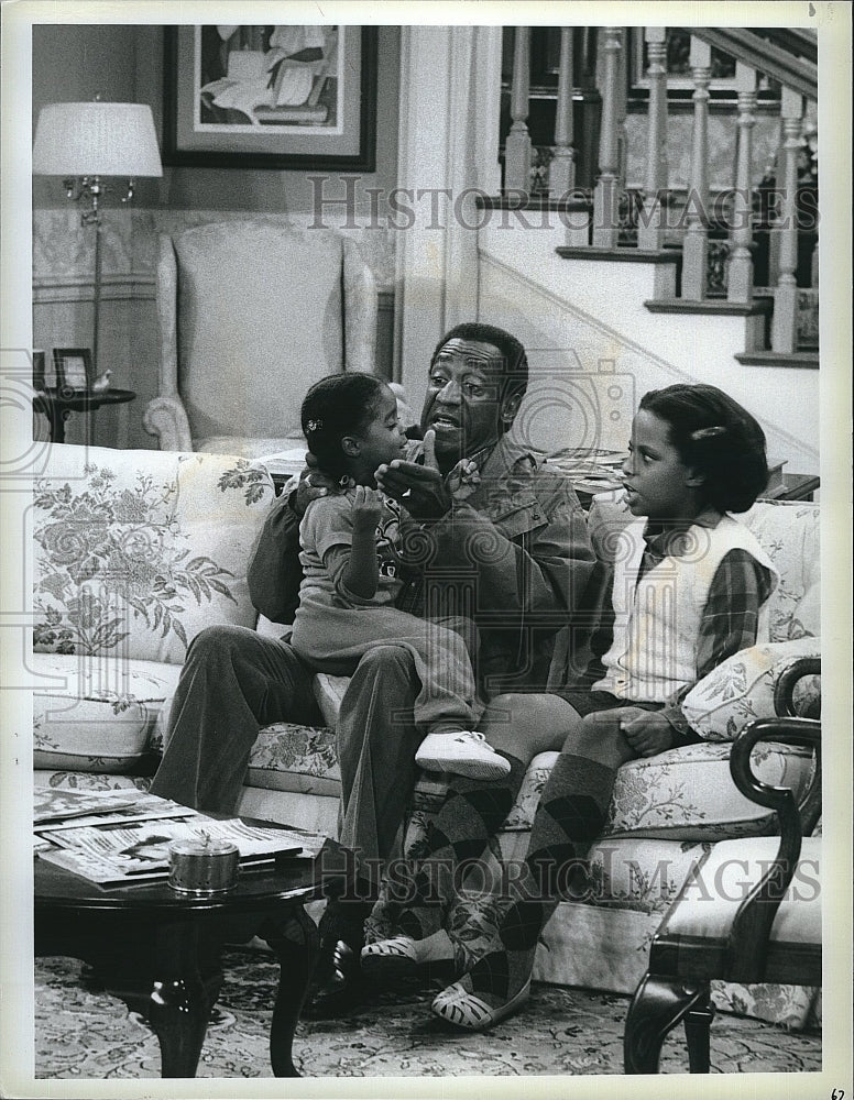 1985 Press Photo Bill Cosby,Keshia Knight Pulliam,Tempest Bledsoe in Cosby Show.- Historic Images