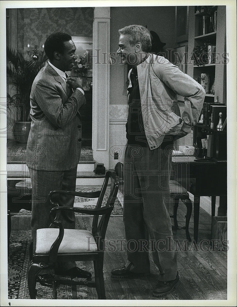 1985 Press Photo Actor Bill Cosby &amp; Earl Hyman of &quot;The Cosby Show&quot;- Historic Images