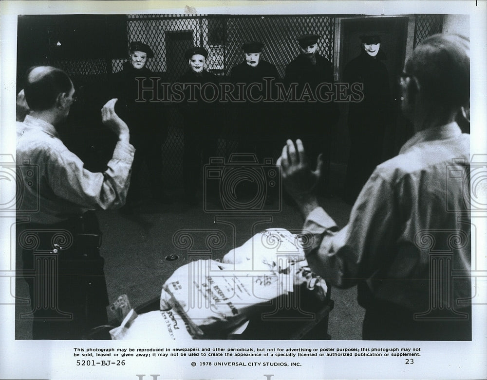 1978 Press Photo &quot; The Brink&#39;s Job&quot; film scene- Historic Images