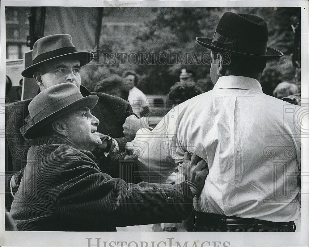 1978 Press Photo &quot;The Brink&#39;s Job&quot; starring Peter Falk- Historic Images