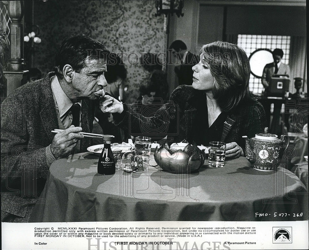 1981 Press Photo Walter Matthau &amp; Jill Clayburgh in &quot;First Monday in October&quot;- Historic Images