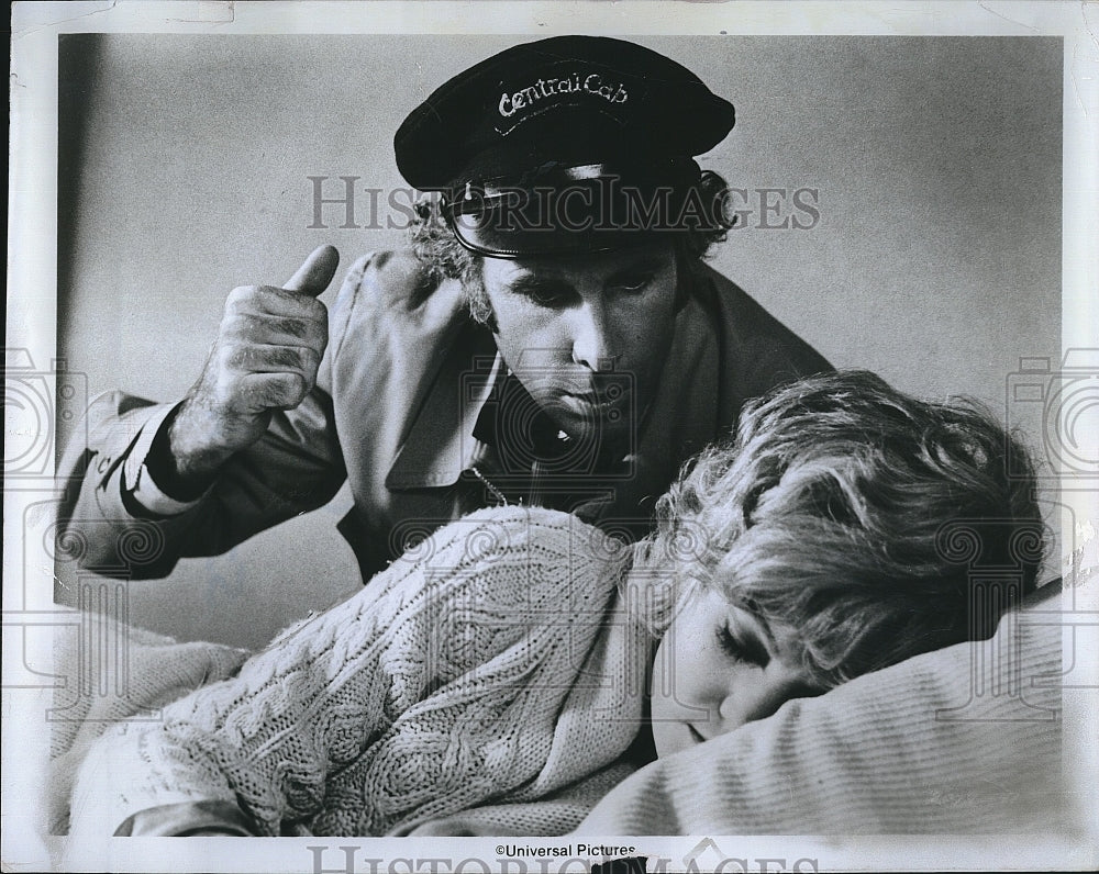 1976 Press Photo Actor Bruce Dern & Barbara Harris in "Family Pot"- Historic Images