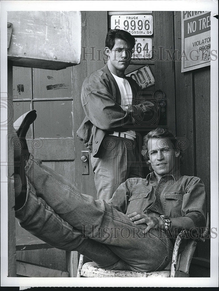 1987 Press Photo Michael Pare and Michael Beck in CBS drama &quot;Houston Knights&quot;- Historic Images