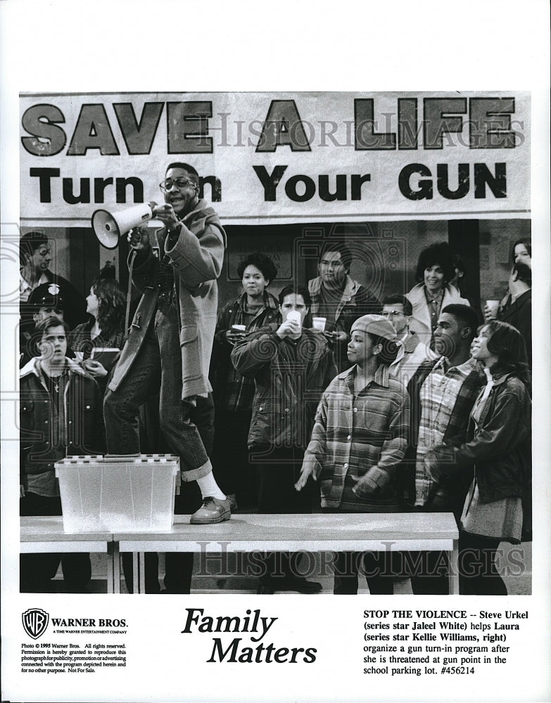 1995 Press Photo Jaleel White & Kellie Shanygne Williams from an episode of - Historic Images