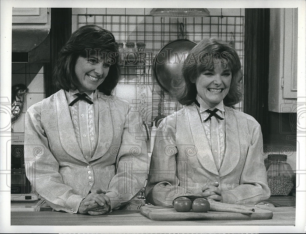 1988 Press Photo &quot;Kate &amp; Allie&quot; Jane Curtin &amp; Susan Saint James- Historic Images